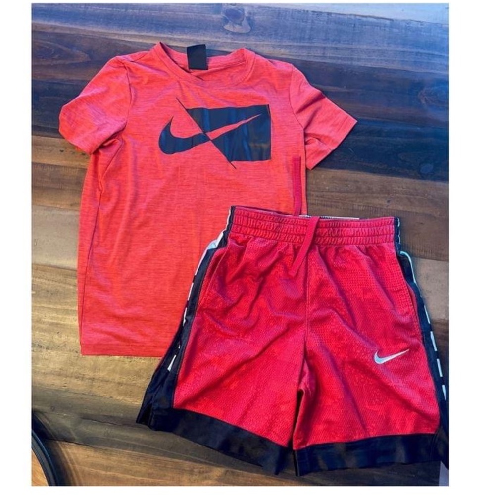 **SOLD** Nike Set